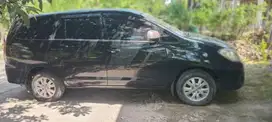 Toyota Kijang Innova 2011 Bensin
