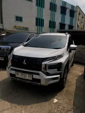 New xpander cross  2023 low km