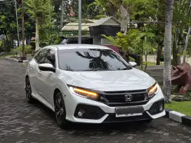 ALL NEW CIVIC TURBO RS HATCHBACK E 2018 LOW KM !!