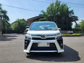 Toyota Voxy 2,0 AT 2018 “KM 29rb” ANTIK Bisa Kredit DP Minim / TT
