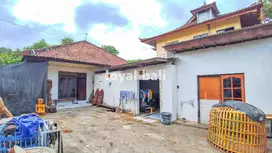 Tanah, Land 250m2 Free Building, Just Walking to Jimbaran Beach, Bali