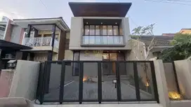 RUMAH 2 LANTAI FULL FURNISHED, DEKAT MAGUWOHARJO