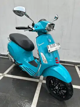 Vespa Sprint S 2023 Blue Audience