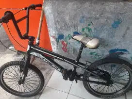 Sepeda bmx anak trick
