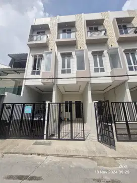 Rumah Sap Huni, Lokasi Strategis di Taman Ratu, Jakarta Barat