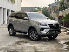 Toyota Fortuner Vrz 2.4 AT facelift 2022 Silver metalik