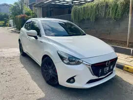 Mazda 2 R skyacitv 2015 Matic