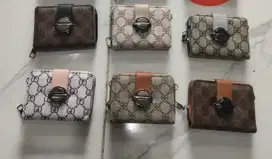 Dompet ada tali rantai