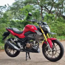 HONDA CB150R MERAH 2021 KM LOW NO MINUS