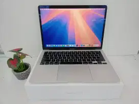 MACBOOK AIR M1 2020 13.3/8GB/256GB/OS Sequoia/CC 366/FULSET EX IBOX