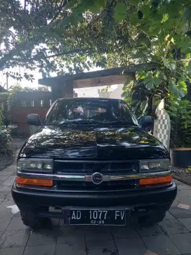 Opel  blazer th 2000 montera sangat istimewa tanpa PR