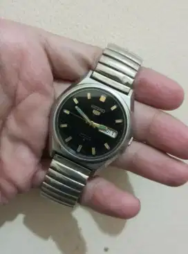 Seiko 5 automatic
Cal 6319 Seiko original
Diameter 38mm