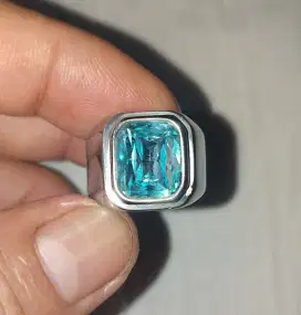 Cincin blue topaz