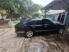 Mercedes-Benz E260 2001 Bensin