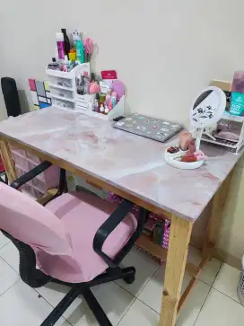 SET MEJA DAN KURSI KANTOR BERODA