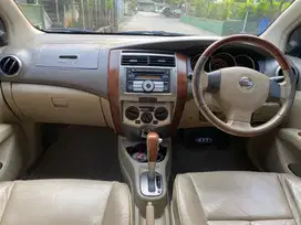 GRAND LIVINA 1.8 cc ULTIMATE TAHUN 2010