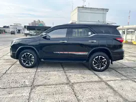 Toyota Fortuner 2,4 Vrz Trd 4x2 At 2021