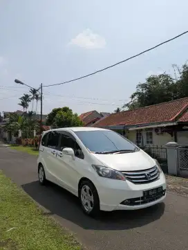 Honda Freed PSD at 2010 plat F