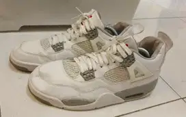 Sepatu Basket Air Jordan Retro 4 Size 44