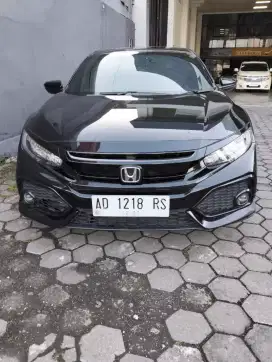 Civic hatchback 1.5 E CVT 2018 istimewa