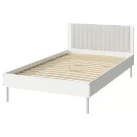 Ranjang besi dan kasur IKEA