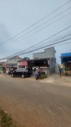Dijual Rumah 3 lantai Pinggir Jalan Raya Lt 84 m2 LB 256 m2