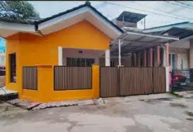 RUMAH HOOK DIJUAL. LT: 105, LB: 120, 
4KT, 3 KM, 2 lantai,