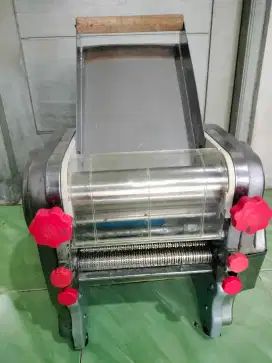 Mesin Pembuat/ Pencetak mie, kulit dimsum Merk Fomac