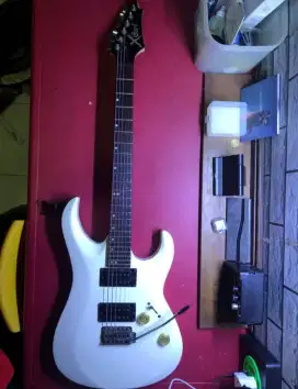 Gitar listrik Cort