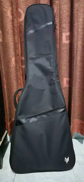 NB Delta by DBM case acoustic guitar (like new)