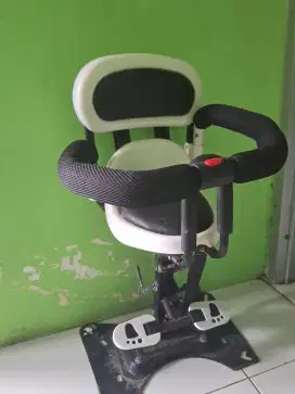 Boncengan Anak di Motor