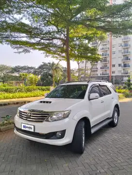 [OLX Mobbi] DP Rendah 5% - Toyota Fortuner Hitam 2.4 G AT 2011 PJC