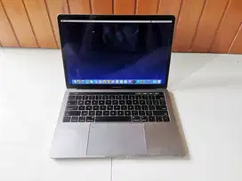 Macbook Pro 2018 13inch Core i7 Ram 8GB SSD 512GB