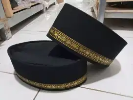 Songkok hitam list pita