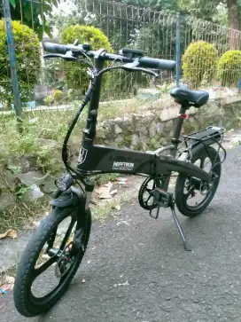 Sepeda lipat e-bike lankeleisi G660 mulus banget kaya baru