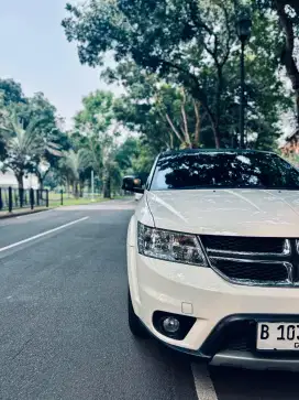 DODGE JOURNEY 2.4 SXT PLATINUM DP 5JT