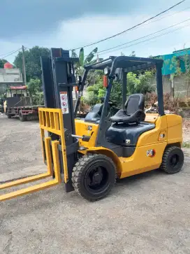 Forklift Catterpilar 3 Ton