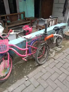 Sepeda lipat dan sepeda anak