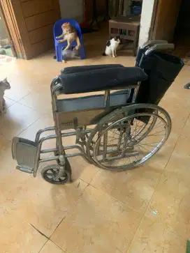 Kursi roda bekas