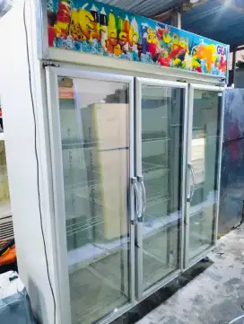 Chiller/Showcase GEA 3 Pintu Mulus Terawat