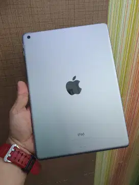 Ipad Gen 5 128gb wifion ex resmi ibox mulus perfect
