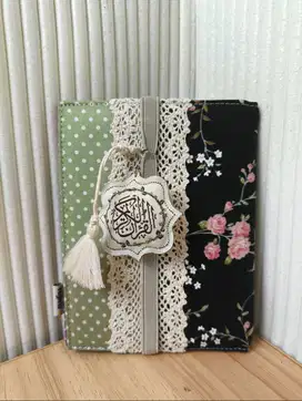 Sampul Al Quran Madina Zhafira Reguler Warna Hijau Polkadot A6
