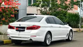 BMW G30 530i Luxury Line Sunroof White On Black NIK 2017