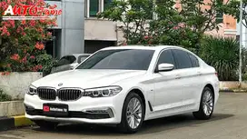 BMW G30 530i Luxury Line Sunroof White On Black NIK 2017