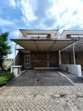 ROYAL RESIDENCE 2 Lantai ‼️ Rumah Lebar 8 One Gate di Wiyung