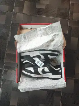 Nike dunk low retro panda
