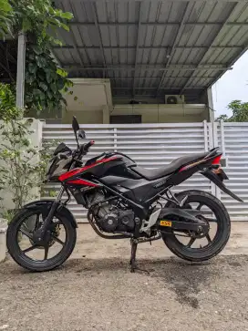 Honda CB150R K15 Tahun 2014 Hitam Istimewa