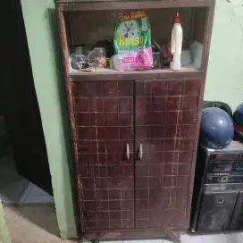 Lemari Kayu Bisa untuk Piring