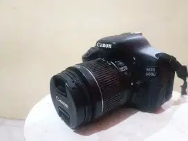 Canon 600D plus lensa
