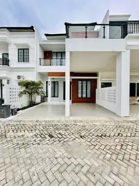 RUMAH FULL FURNISHED DALAM KOMPLEK DI FLAMBOYAN